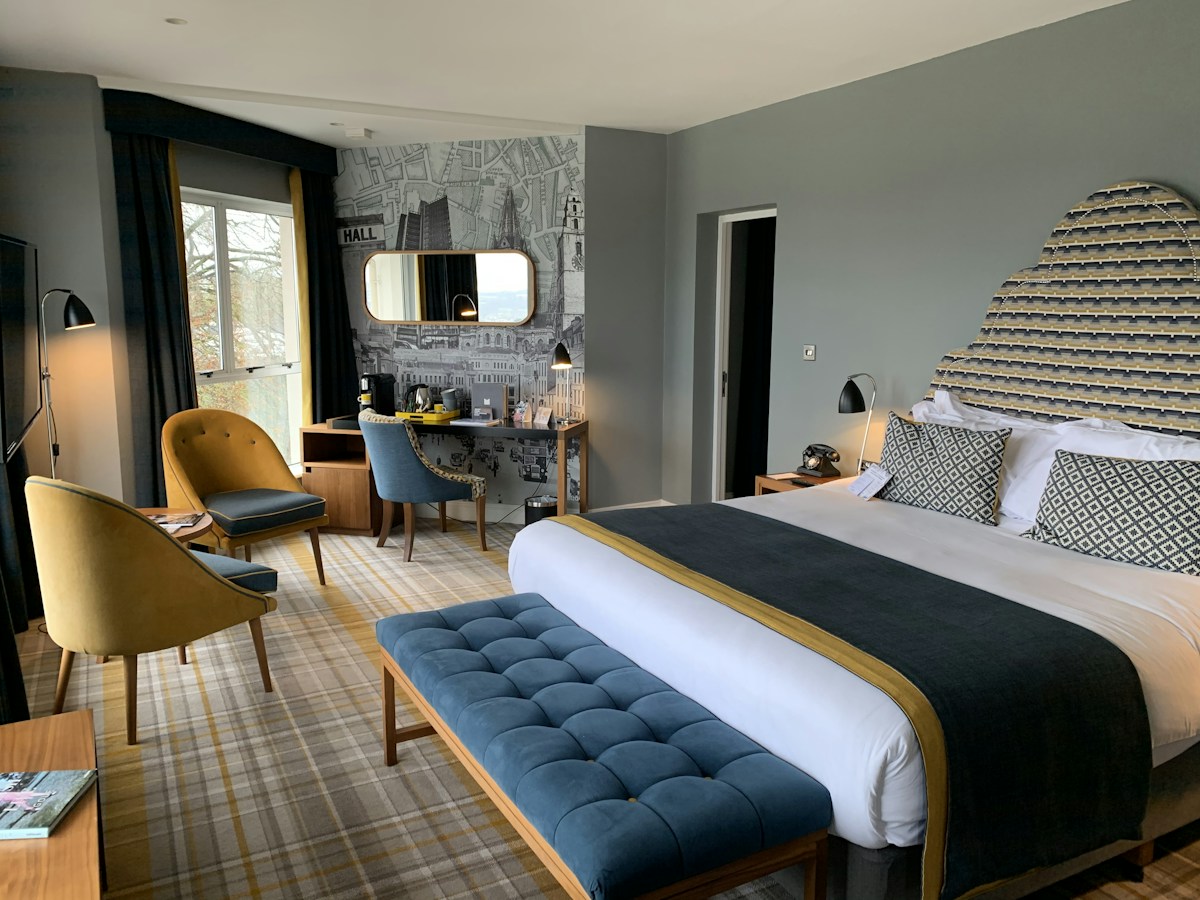 Illustrative Deluxe room photograph 3